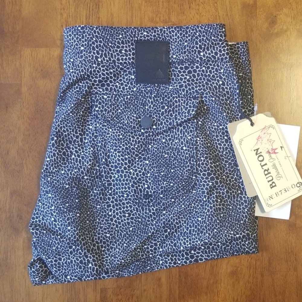 NWT Burton Shearwater Hybrid Short